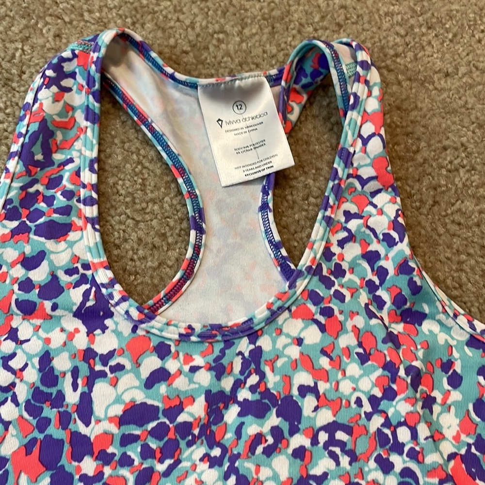 Ivivva tank - Picture 2 of 3